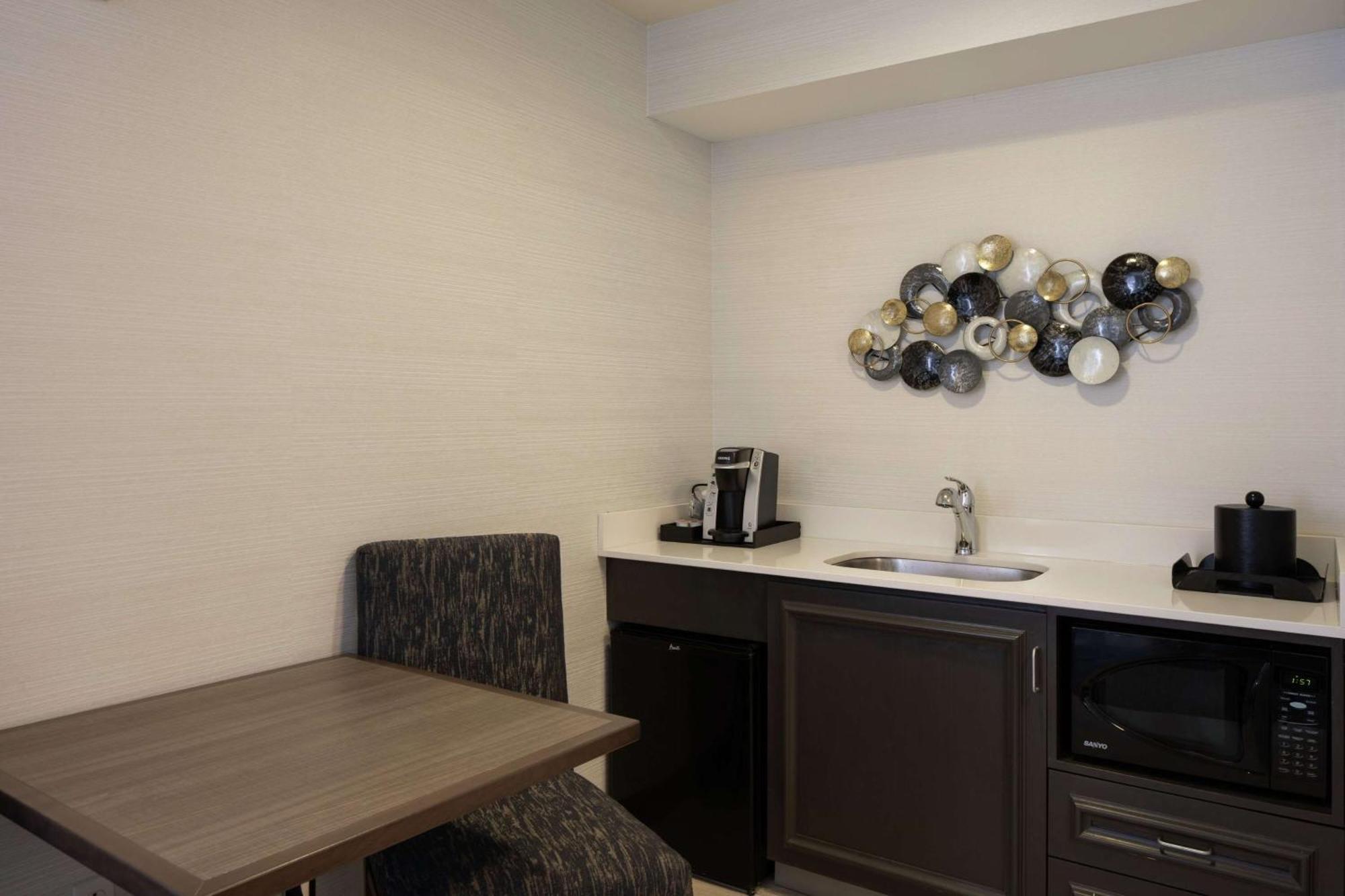 Hilton Garden Inn Freeport Downtown Eksteriør billede