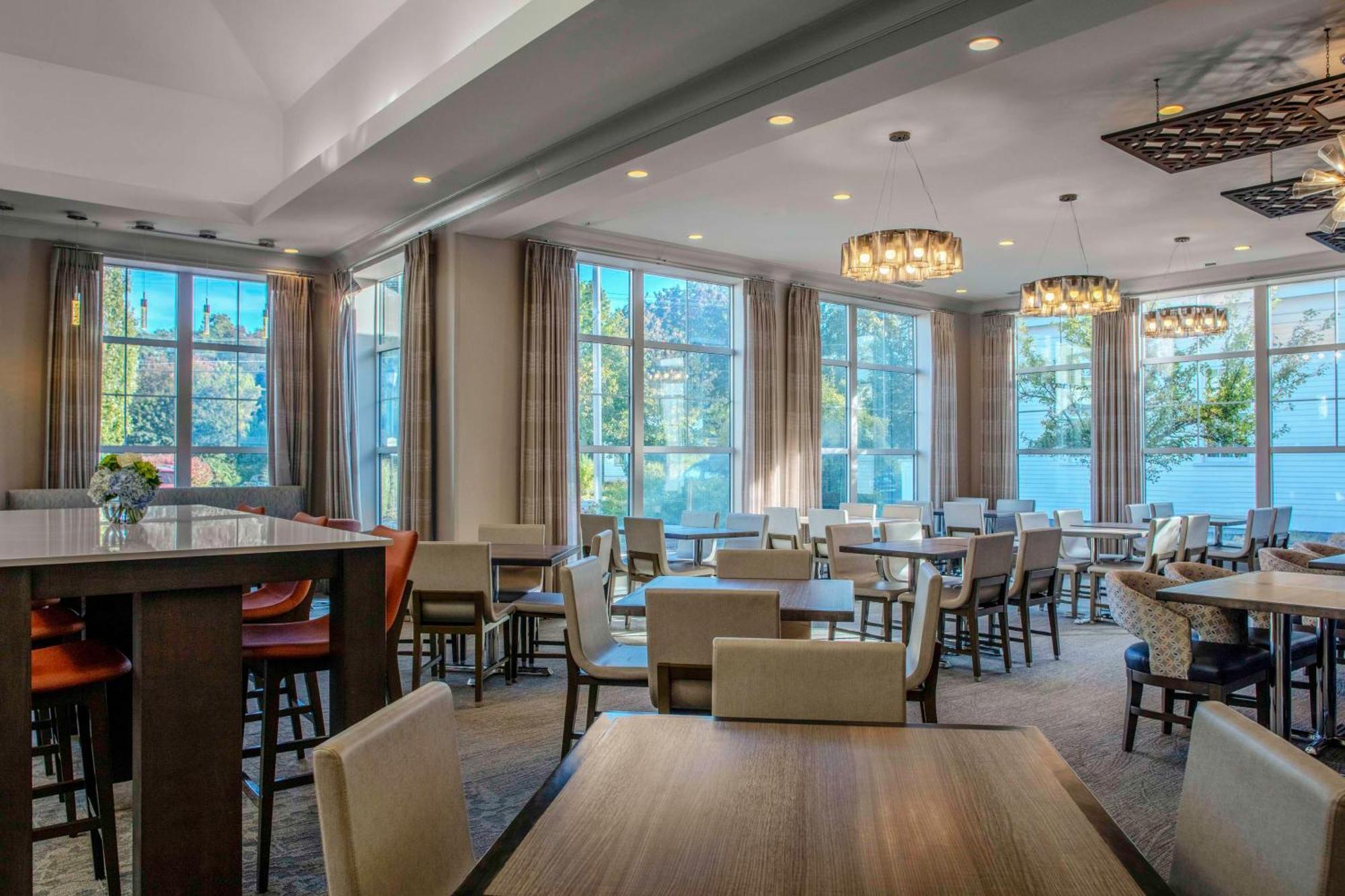 Hilton Garden Inn Freeport Downtown Eksteriør billede